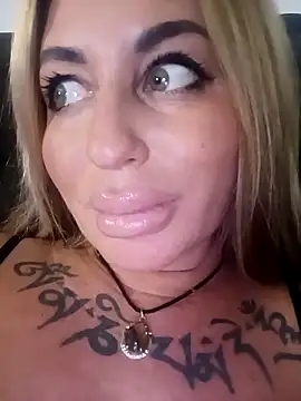 MiaMooly online show from November 2025 04:40:02 PM