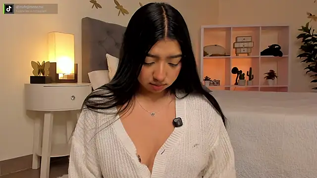 missvancouver online show from April 2026 12:44:02 PM