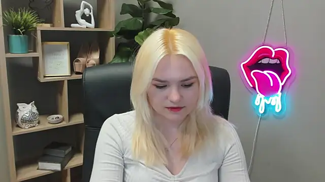 SweetLilyxo online show from March 2026 07:34:02 AM