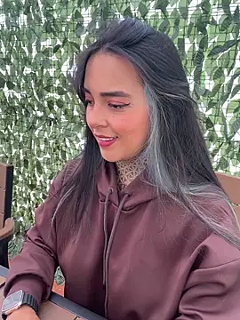 Annie Alicee online show from February 2026 01:59:01 PM