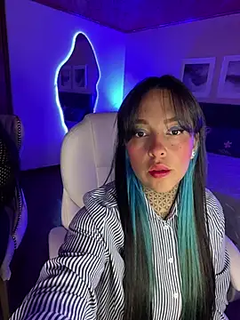 Annie Alicee online show from April 2026 02:58:02 PM