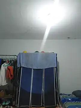 Snapshot of thom_1 chatting on June 2026 02:42:02 AM thom 1 online show from June 2026 02:42:02 AM