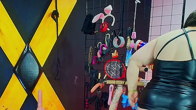 Judith Mature bdsm online show from March 2026 12:32:01 PM