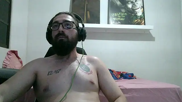 Redlovecouple online show from April 2026 04:59:02 PM