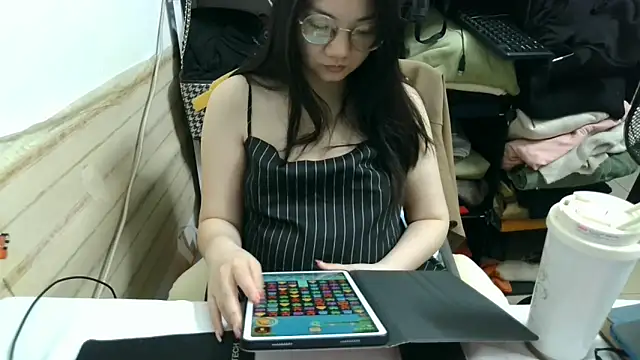 xiaoxiaowan11 online show from April 2026 01:28:01 PM