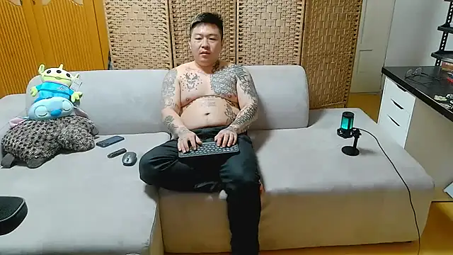 fxckuno online show from February 2026 09:02:01 AM