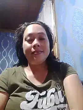 Snapshot of May_Bombs chatting on May 2026 07:22:02 PM May Bombs online show from May 2026 07:22:02 PM