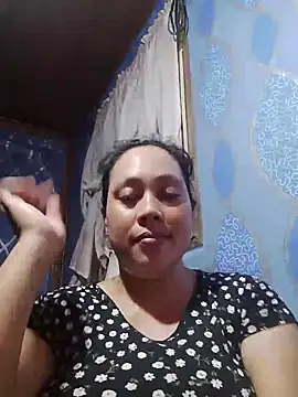 Snapshot of May_Bombs chatting on May 2026 05:04:01 AM May Bombs online show from May 2026 05:04:01 AM