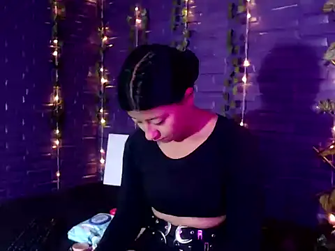 Vaneline2 online show from April 2026 03:39:01 PM