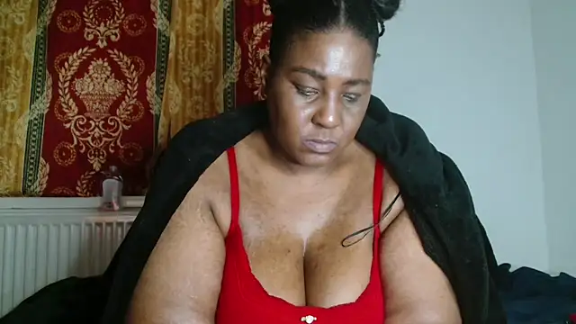 CurvySashia online show from April 2026 10:08:02 PM