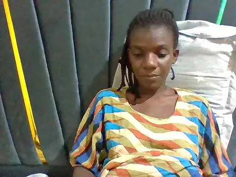 petitelavishey online show from May 2026 07:44:01 PM