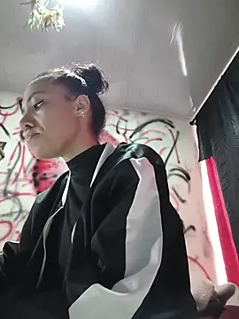 CharlotteKravizz online show from February 2026 07:57:02 PM