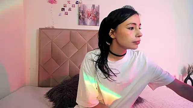 Snapshot of Chloe_Miller_2 chatting on May 2026 01:11:02 AM Chloe Miller 2 online show from May 2026 01:11:02 AM