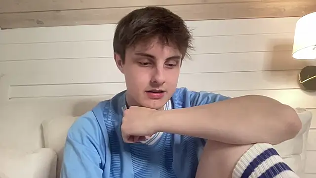 NoahhSkye online show from February 2026 01:02:02 AM