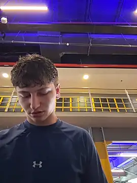 ARON LUXX online show from April 2026 03:07:01 PM