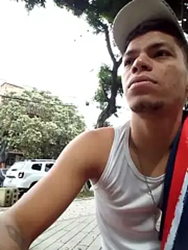 Andres sant  online show from April 2026 07:18:02 PM