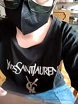 LiilyZi online show from April 2026 02:07:01 AM