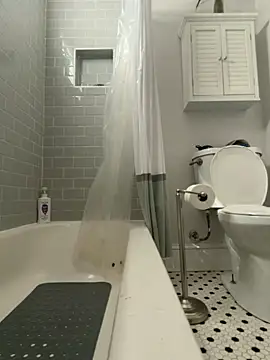 RaeganV online show from March 2026 06:58:01 PM