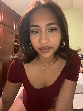 lyla luv online show from March 2026 09:56:02 PM