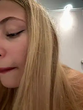 blonde exe online show from August 2026 02:08:01 PM
