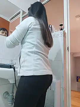 Lyonette reading1 online show from March 2026 02:12:02 PM