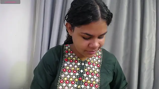 Snapshot of yaazhinii chatting on June 2026 11:46:01 AM yaazhinii online show from June 2026 11:46:01 AM