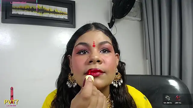 Snapshot of yaazhinii chatting on July 2026 11:30:02 AM yaazhinii online show from July 2026 11:30:02 AM