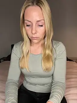 emily-becker22 online show from April 2026 03:07:01 PM