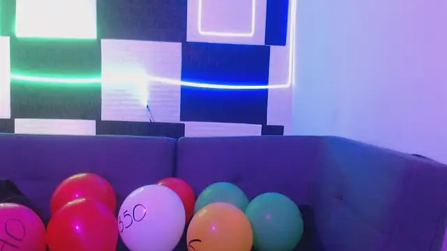 astrid blaze 27 online show from February 2026 05:53:02 PM