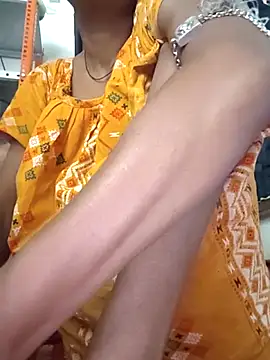 Sweet-runi online show from April 2026 11:00:01 AM