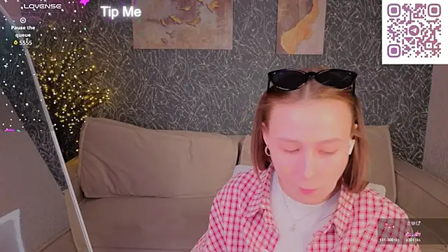  Kiki angel  online show from June 2026 01:00:01 AM