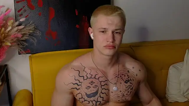 SterlingNoir online show from April 2026 09:05:01 PM