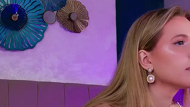 Beckie White online show from February 2026 08:41:02 PM