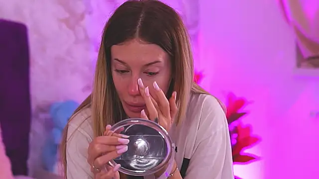 EllinaNuria online show from February 2026 04:13:02 AM