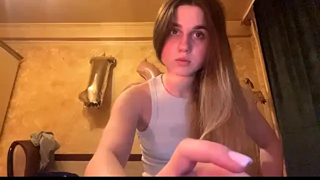 Snapshot of LovelySilk_63 chatting on May 2026 06:46:01 PM LovelySilk 63 online show from May 2026 06:46:01 PM