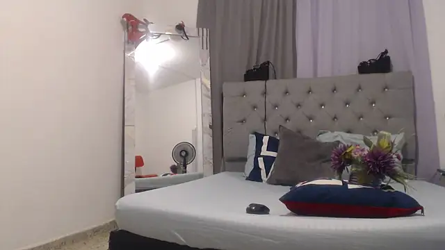 Gianna-Fox online show from April 2026 06:27:02 PM