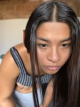 Snapshot of Romie_rous chatting on July 2026 02:54:01 PM Romie rous online show from July 2026 02:54:01 PM