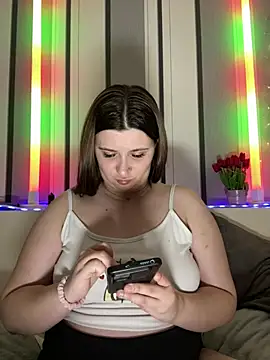 lipsi vikki online show from February 2026 07:39:01 PM