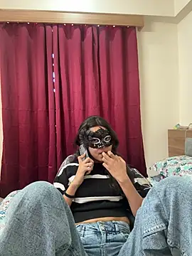 raavigirl online show from April 2026 10:19:02 AM