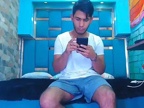 warmNoah online show from February 2026 07:35:01 PM