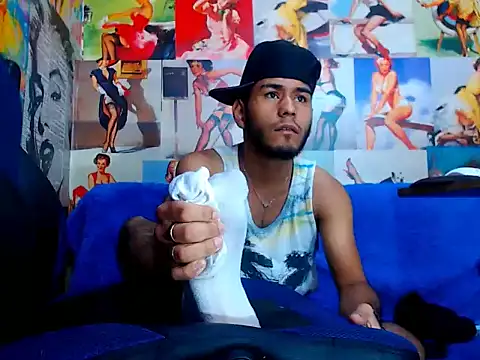 warmNoah online show from April 2026 07:10:01 PM