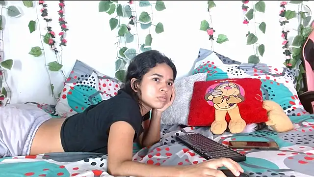 Snapshot of karolsweetvagi chatting on July 2026 07:44:01 PM karolsweetvagi online show from July 2026 07:44:01 PM