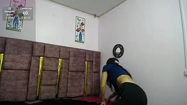 FRANCESCA LOVE  online show from April 2026 03:00:01 AM