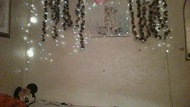 Snapshot of sillymillie4 chatting on June 2026 04:32:02 AM sillymillie4 online show from June 2026 04:32:02 AM