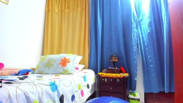 Dulce Athenea online show from March 2026 06:15:02 PM