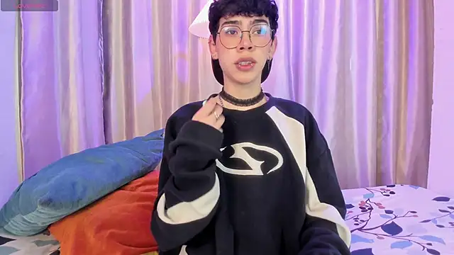 Demian Hush online show from April 2026 03:58:01 AM