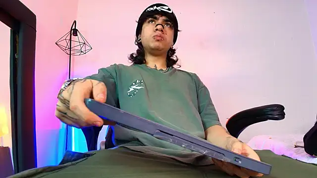 Axell Kussh online show from March 2026 03:28:02 AM