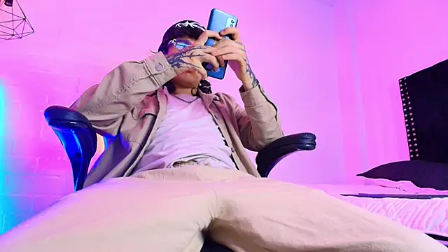 Axell Kussh online show from March 2026 03:19:02 AM