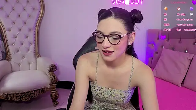 MAHYRA TAY online show from April 2026 07:25:01 PM