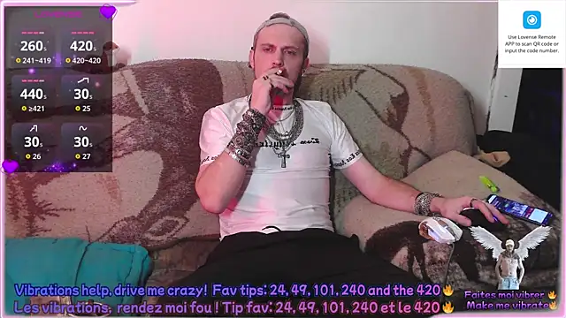 Snapshot of SwatRocShy chatting on May 2026 05:25:01 AM SwatRocShy online show from May 2026 05:25:01 AM